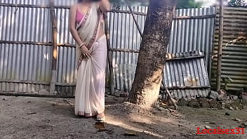 Outdoor Tear up By Local Sonali Bhabi ( Official Vid By Localsex31)