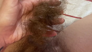 TRIMMING MY Super Long Cunt HAIR CLOSEUP